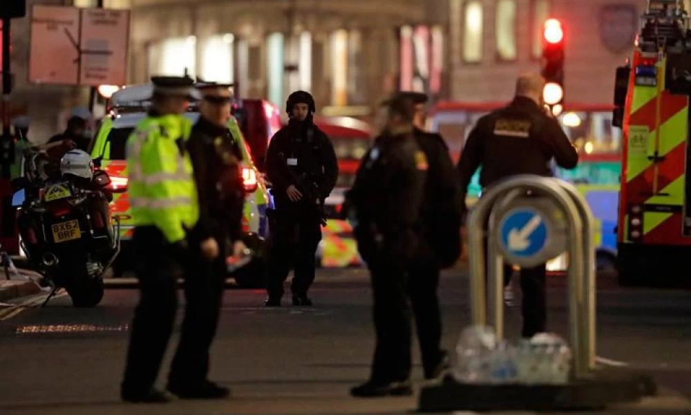 Αιματηρό επεισόδιο με δυο τραυματίες στο Λονδίνο